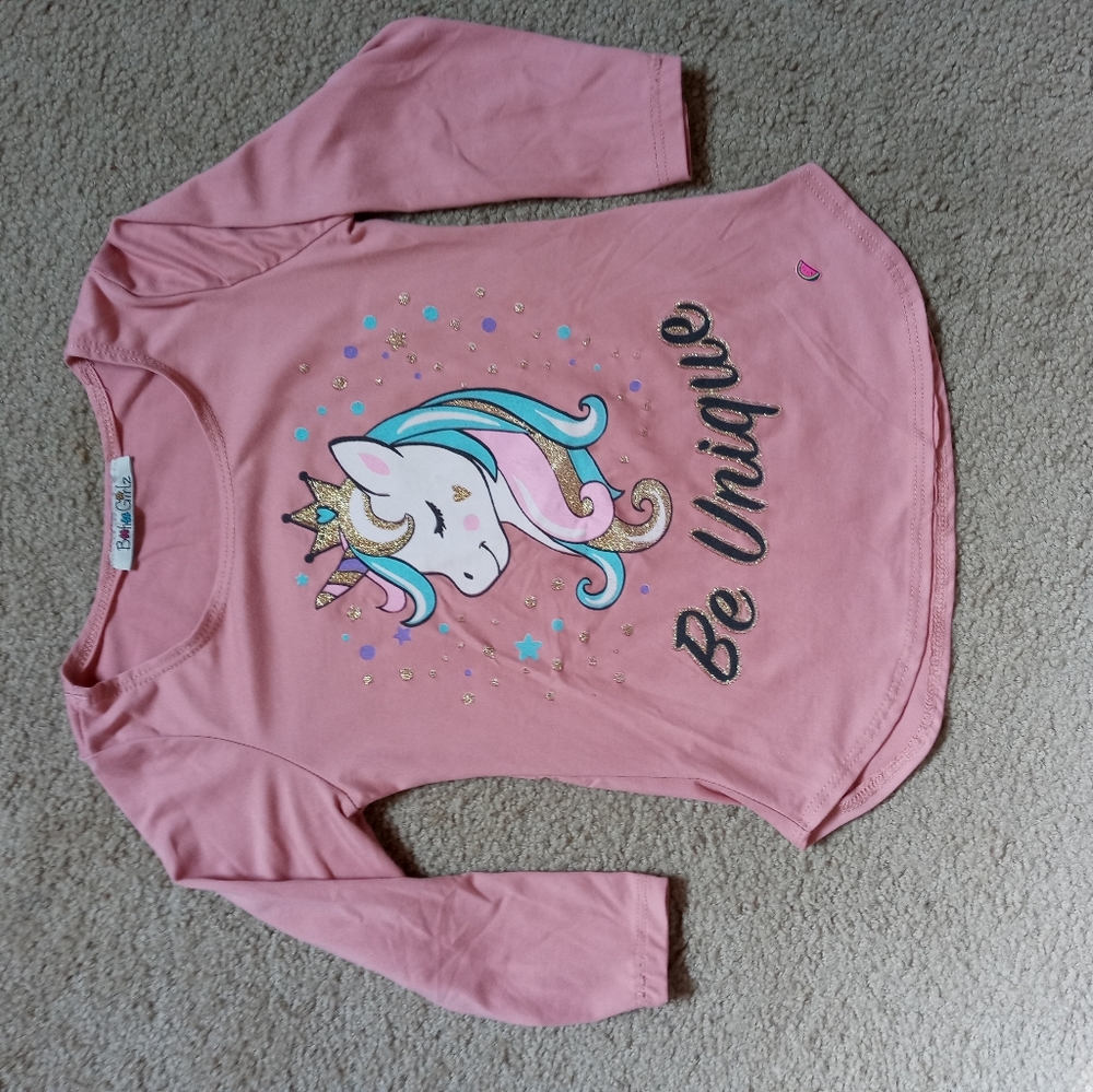 Girl's size 6 quarter sleeve shirt